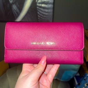 Michael Kors Wallet - Like New